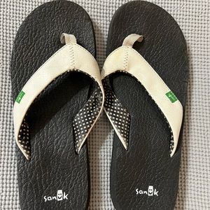 Sanuk Flip Flops